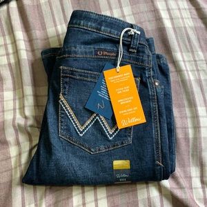 BNWT wrangler jeans (willow)